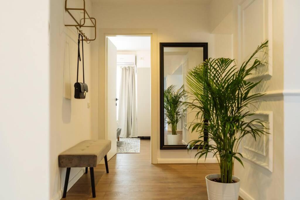 Apartment Panoramic - 4br - Piata Unirii *